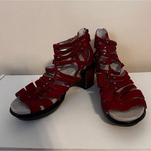 Women’s sandals